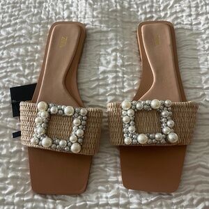 Pearl raffia sandals